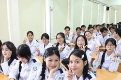 Y khoa dẫn đầu điểm tr&uacute;ng tuyển Trường Đại học Khoa học Sức khỏe