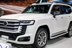 Cận cảnh Toyota Land Cruiser Hybrid 2026 vừa ra mắt tại Indonesia