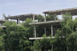 Những dự án nghỉ dưỡng 'trơ khung' bên cung đường ven biển Hồ Tràm