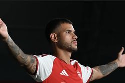 HLV Arteta kỳ vọng 'chiến binh' Guimaraes tạo khác biệt cho Arsenal