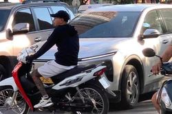 Xác minh clip ô tô vượt lên chèn ngã thanh niên đi xe máy