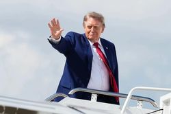 Tổng thống Trump: Mỹ đang 'giữ kín' các cuộc đàm phán với Iran, chưa tính đến hoạt động quân sự mới