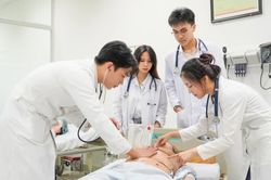 Bộ Y tế dự định bỏ đ&agrave;o tạo b&aacute;c sĩ chuy&ecirc;n khoa I, chuy&ecirc;n khoa II