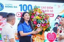Cây hoa vải handmade trong livestream đặc biệt được đấu giá tiền triệu