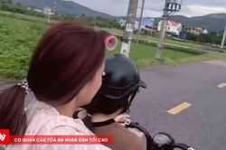 Lái xe bằng chân, lạng lách quay clip: Khi 'viral' trở thành thú chơi nguy hiểm