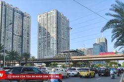 Nắng nóng gay gắt, biển động mạnh