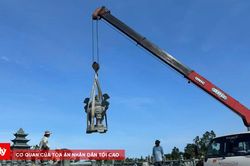 Tháo dỡ khu lăng mộ xây dựng trái phép