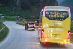 Đề xuất thí điểm không cho mượn làn ngược chiều để vượt xe trên Quốc lộ 6