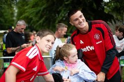 Carrick báo tin vui về MU trước trận đấu với Leeds