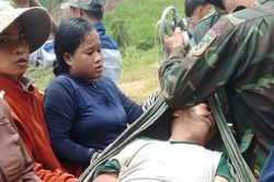 Người đ&agrave;n &ocirc;ng mất t&iacute;ch 4 ng&agrave;y, cả th&ocirc;n đi t&igrave;m ph&aacute;t hiện nằm bất tỉnh