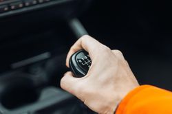 Anh đề xuất học chuyển đổi lái xe số từ động sang xe số sàn chỉ trong 1 giờ