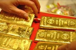 Đường d&acirc;y rửa tiền mới bị vạch trần: 'Mua 2 tấn v&agrave;ng l&agrave;m qu&agrave; tặng Tết'