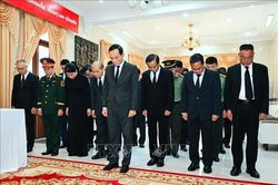 Lãnh đạo Thành phố Hồ Chí Minh viếng đồng chí Xaysomphone Phomvihane