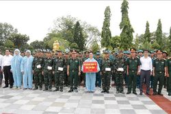 Động vi&ecirc;n lực lượng l&agrave;m nhiệm vụ thu nhận mẫu ADN, số h&oacute;a th&ocirc;ng tin h&agrave;i cốt liệt sĩ