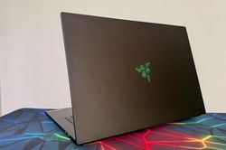 Đánh giá laptop chơi game Razer Blade 18: Mạnh nhất phân khúc