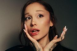 Ariana Grande lần thứ 7 đứng đầu Billboard 200