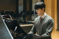 Song Kang hé lộ lý do chọn 'Bốn tay, hai bản Sonatas'