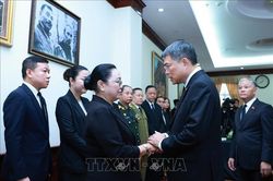 Thủ tướng Lê Minh Hưng viếng Chủ tịch Quốc hội Lào Xaysomphone Phomvihane