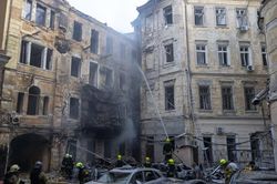 Nga bác khả năng “đóng băng” xung đột Ukraine, Kiev cảnh báo sẽ đáp trả các cuộc tập kích
