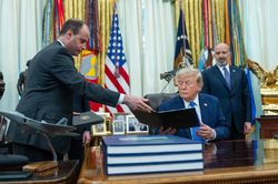 Tổng thống Trump bổ nhiệm ông Will Scharf làm Cố vấn pháp lý Nhà Trắng