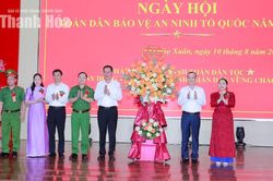 Phó Bí thư Tỉnh ủy Trịnh Tuấn Sinh dự Ngày hội “Toàn dân bảo vệ an ninh Tổ quốc” tại xã Thọ Xuân