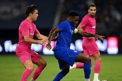 Dario Essugo bất ngờ được HLV Xabi Alonso trao băng thủ qu&acirc;n Chelsea trong trận h&ograve;a Johor 3-3