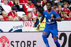 Manchester United khước từ đề nghị từ Southampton, quyết giữ tài năng trẻ Jaydan Kamason