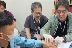 Chuyên gia Nhật Bản khám miễn phí cho người có dị tật cần phẫu thuật tạo hình