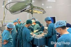 Bệnh viện Đa khoa Sa Đ&eacute;c: Thực hiện th&agrave;nh c&ocirc;ng phẫu thuật nội soi cắt khối u đại tr&agrave;ng