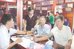 Chăm s&oacute;c sức khỏe nh&acirc;n d&acirc;n v&ugrave;ng bi&ecirc;n giới