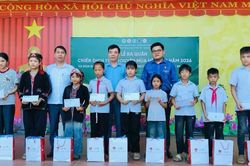 Đoàn xã Yên Bình phối hợp ra quân thực hiện Chiến dịch "Mùa hè xanh" năm 2026