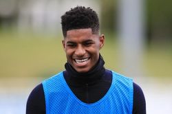 Man Utd tạm ho&atilde;n quyết định tương lai Marcus Rashford đến những ng&agrave;y ch&oacute;t phi&ecirc;n chợ h&egrave;