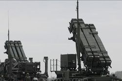 Lầu Năm Góc yêu cầu công nghiệp quốc phòng Mỹ tăng tốc sản xuất tên lửa Patriot và THAAD