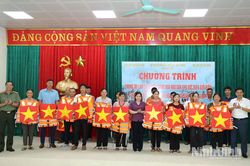 Chung tay làm sạch biển, đồng hành cùng ngư dân xã Kim Đông