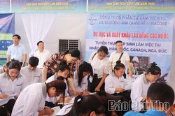 Trên 300 lao động tham gia Phiên giao dịch việc làm lưu động xã Vân Sơn
