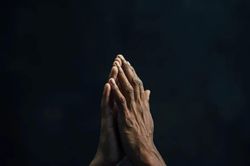 Không nên thờ Phật ở chung cư, hãy lạy Phật... trên trời?