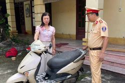 Người phụ nữ Bắc Ninh bất ngờ nhận lại xe máy bị mất sau 8 năm