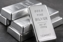 Ngày 10/8: Giá bạc đồng loạt đảo chiều giảm