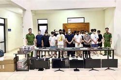 Khởi tố 21 bị can trong đường dây bán thuốc Đông y