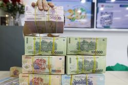 Nợ xấu gia tăng, dự phòng rủi ro mỏng dần