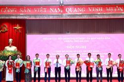 Hà Nội công bố 47 quyết định về công tác cán bộ