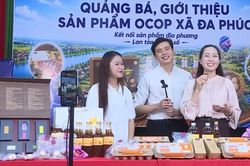Chủ tịch xã Đa Phúc livestream bán hàng giúp nông dân
