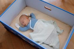 Vì sao người Phần Lan hay đặt trẻ sơ sinh ngủ trong hộp carton?