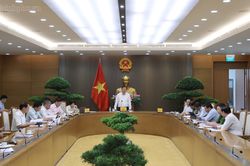 Bộ Công an đề xuất thí điểm xe ba bánh điện thu gom rác, hỗ trợ chữa cháy