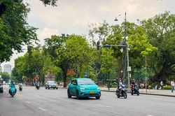 Hà Nội nắng nóng gay gắt lên tới 38 độ C