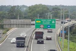 Rút ngắn thời gian giải quyết thủ tục vận tải đường bộ