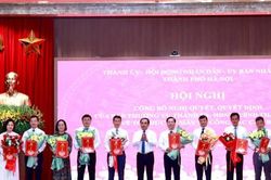 Hà Nội công bố Nghị quyết và các quyết định về tổ chức bộ máy, công tác cán bộ