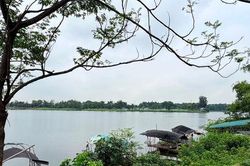 Luật sư nói gì về việc 'cấm' đánh bắt thủy sản trên sông Thiếp?