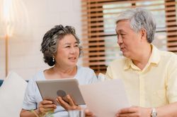 Tuổi già mới hiểu: Có con cái bên cạnh không bằng tự chủ được 3 điều