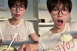 Ca sĩ Đức Phúc bắt trend, làm kem siêu tốc cực đơn giản, chỉ với một quả dưa